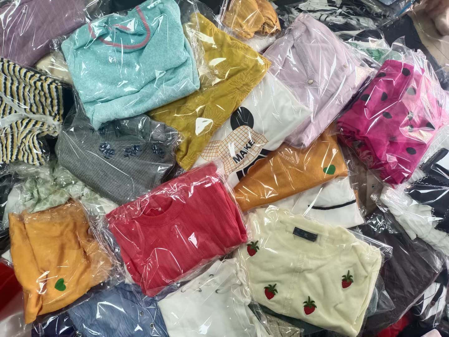 Wholesale Women Knit Tops | Mixed Styles, MOQ 20 | China Supplier - Y2K Girlstyle